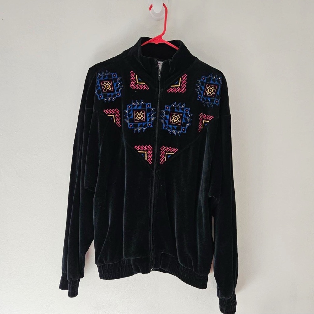 Vintage velour zip-up jacket with colorful embroidery, Size m.